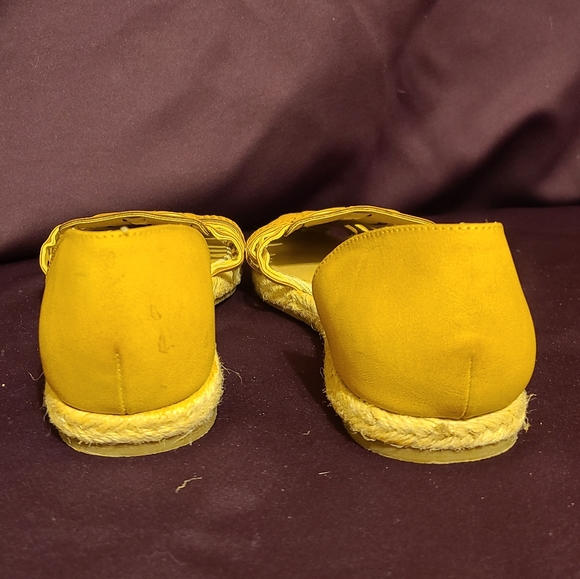 Women's, tan slip on sandals - Picture 5 of 6